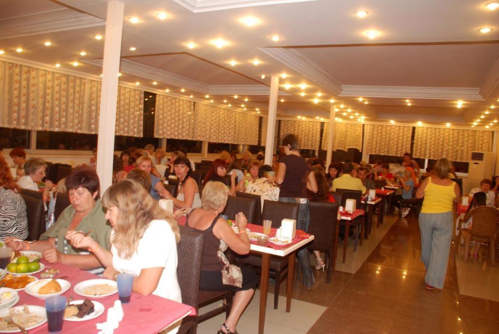 Club Bayar Beach Hotel Alanya Extérieur photo